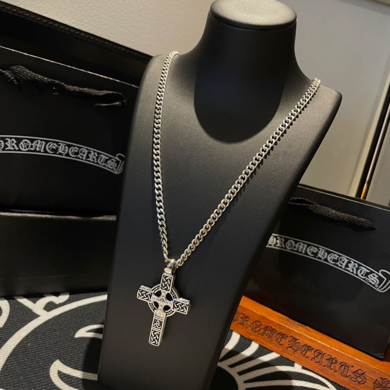Ch*0me He**ts necklaces